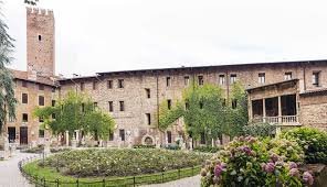Teatro olimpico esterno.jpg